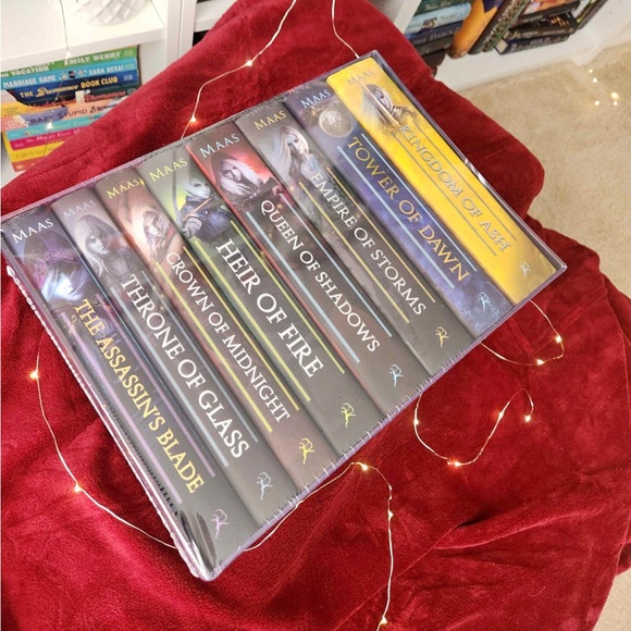Other - NWT Throne of Glass Series (original)